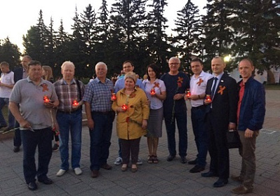 Депутаты Законодательного Собрания региона приняли участие в акции "Свеча памяти" 